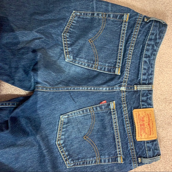 Levi’s wide leg cut off jean -medium - Picture 4 of 6